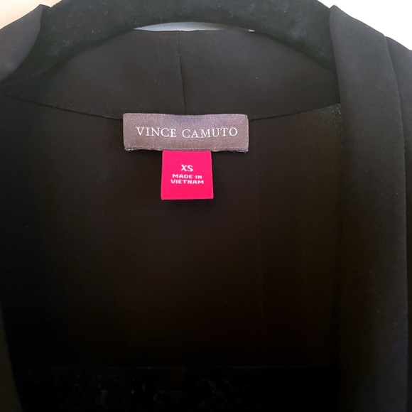 Vince Camuto Black Sleeveless Blouse SIZE: XS - Picture 2 of 7